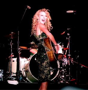 Taylor Swift performing at Wildhorse Saloon in Nashville, Tennessee, in December 2006