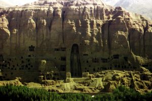 The larger Bamiyan Buddha before destruction. (Image source: Flickr)