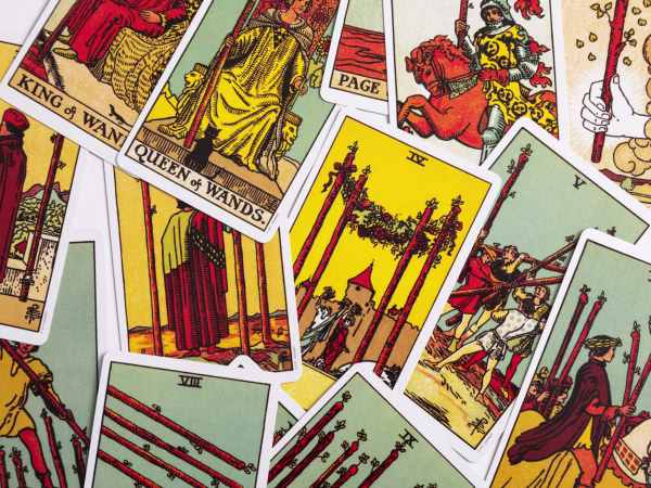 Scattered Tarot cards